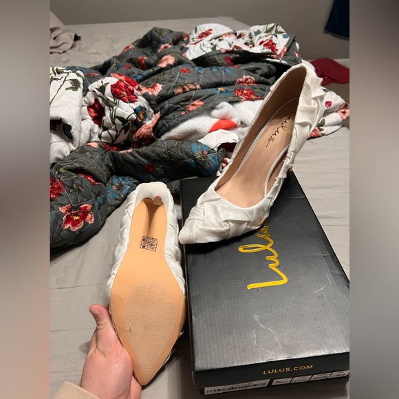 Heels - Picture 2 of 3